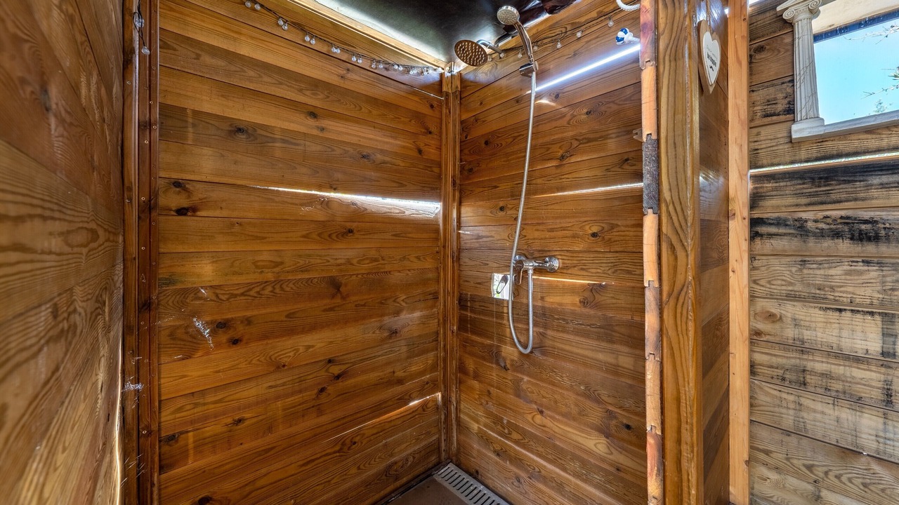 Photo of Bathroom in Camarles