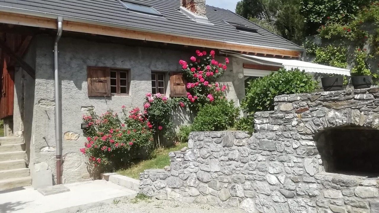 Photo of Outdoor in Aiton