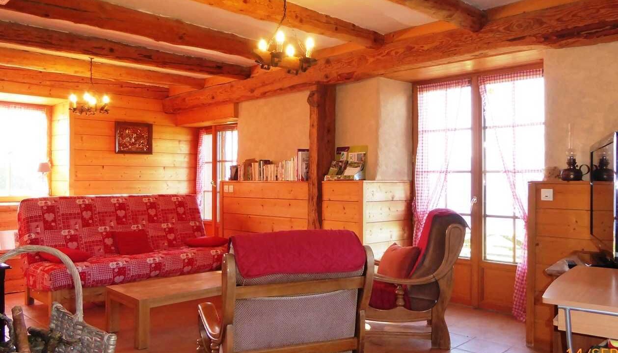 Photo of Livingroom in Saint-Pierre-de-Genebroz