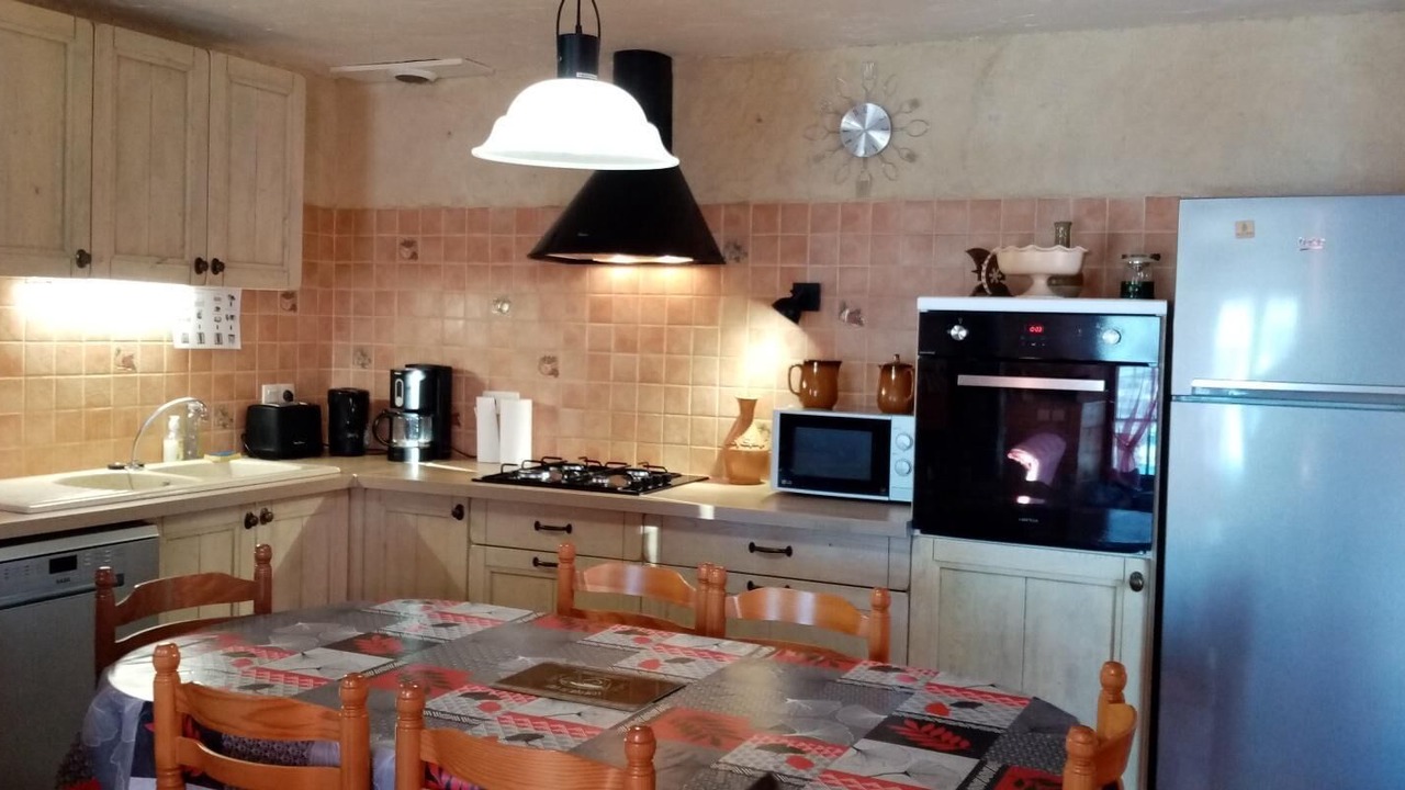 Photo of Kitchen in Saint-Pierre-de-Genebroz