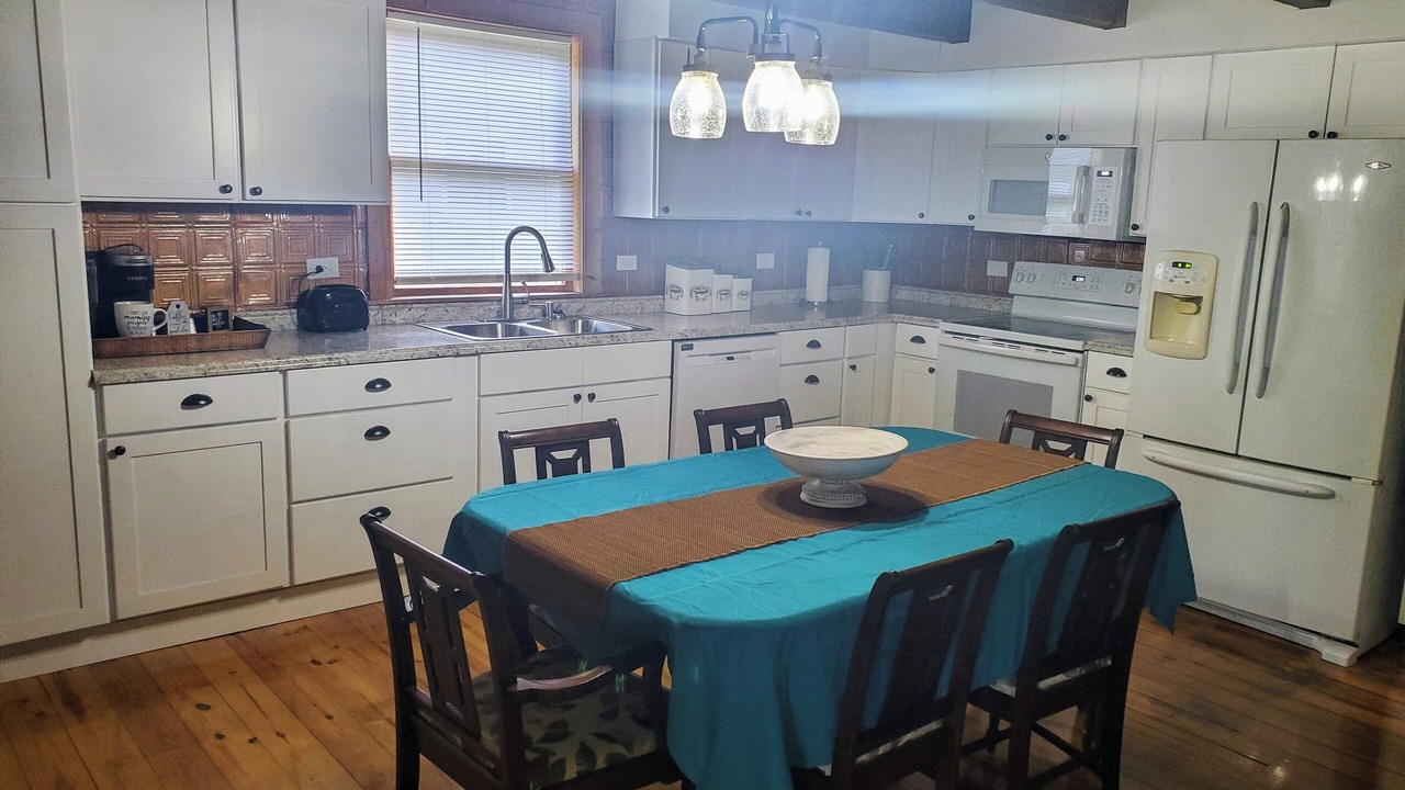 Photo of Kitchen in White Lake