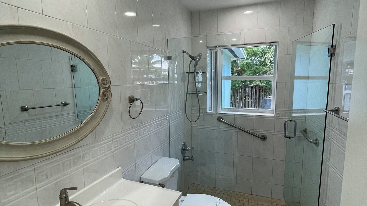 Photo of Bathroom in Country Club Park