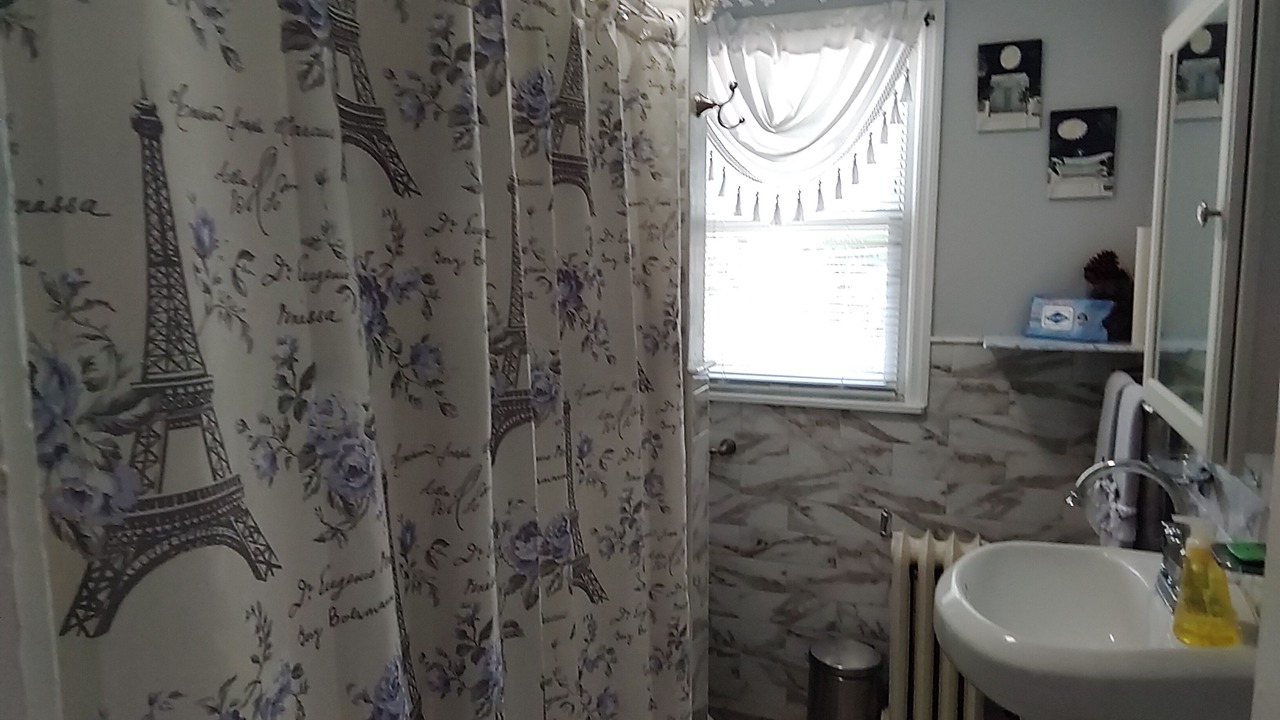 Photo of Bathroom in Roselle