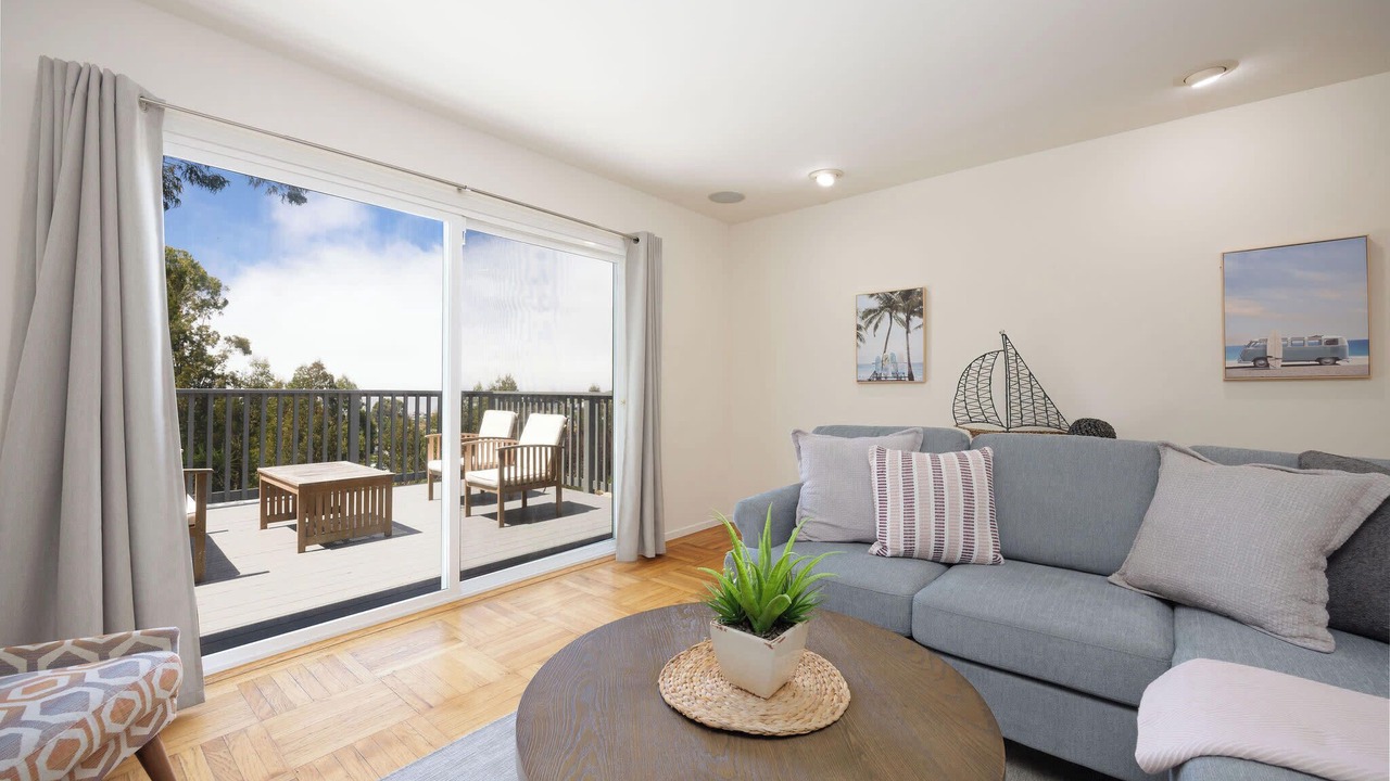 Photo of Livingroom in Linda Mar