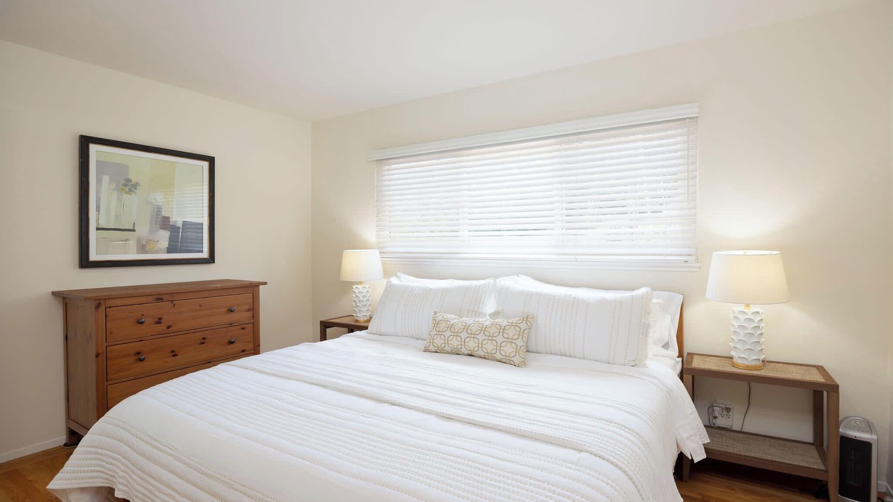 Photo of Bedroom in Linda Mar