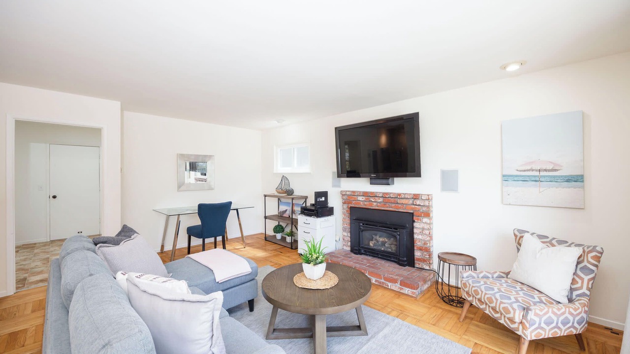 Photo of Livingroom in Linda Mar