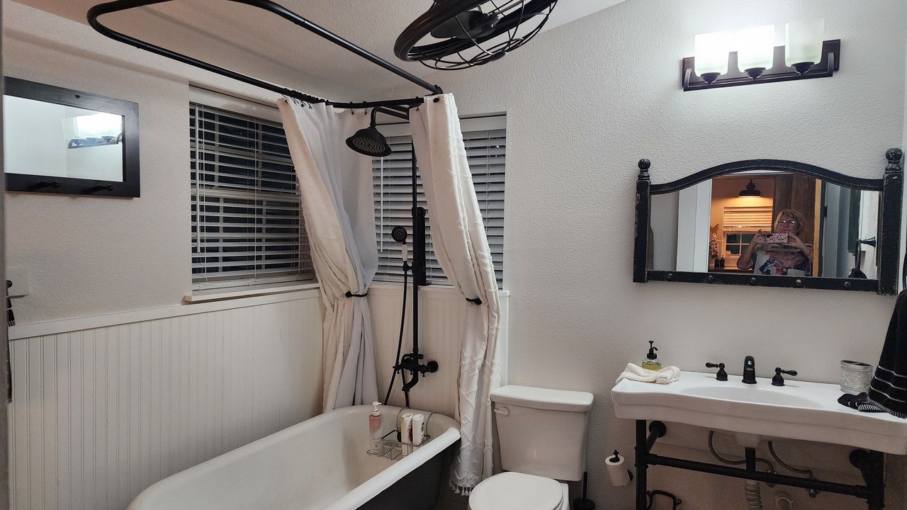 Photo of Bathroom in Blanco