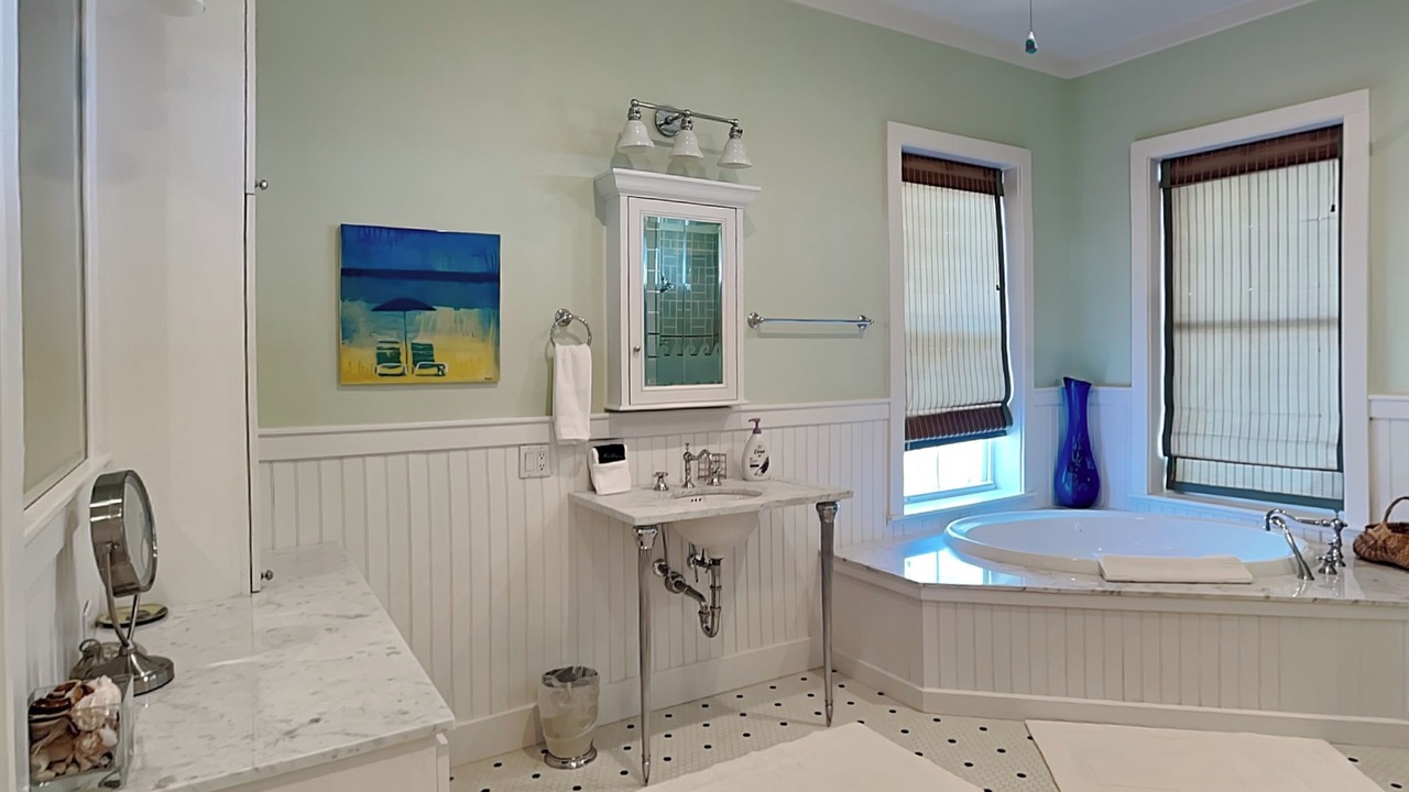 Photo of Bathroom in Beachside Village