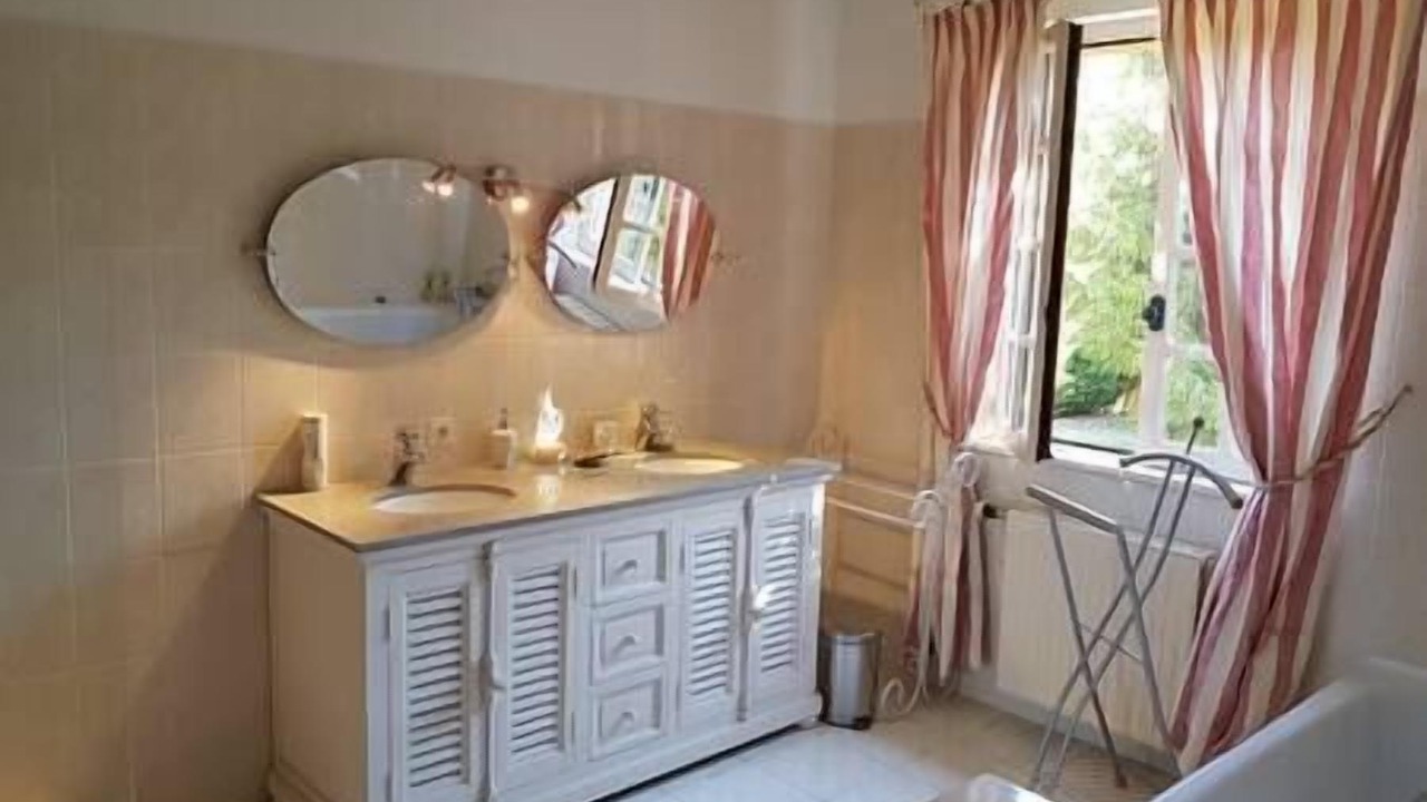 Photo of Others in Cellettes