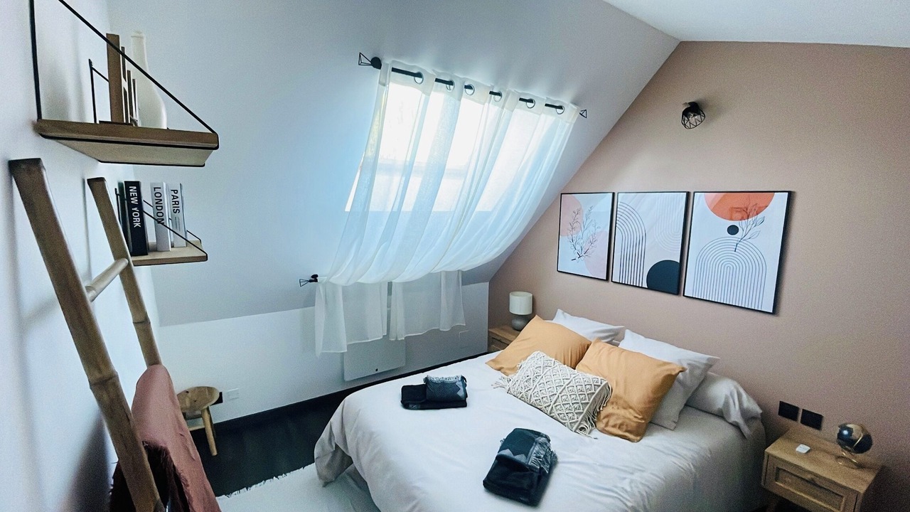 Photo of Bedroom in Cumieres