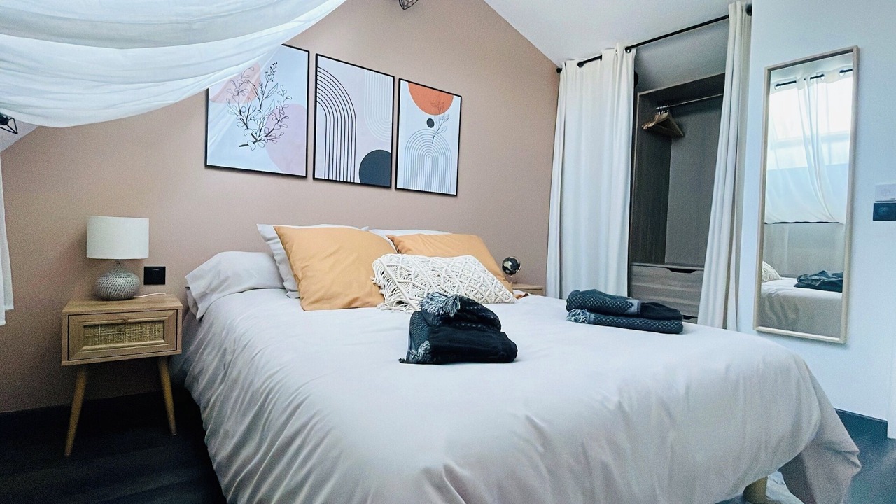 Photo of Bedroom in Cumieres