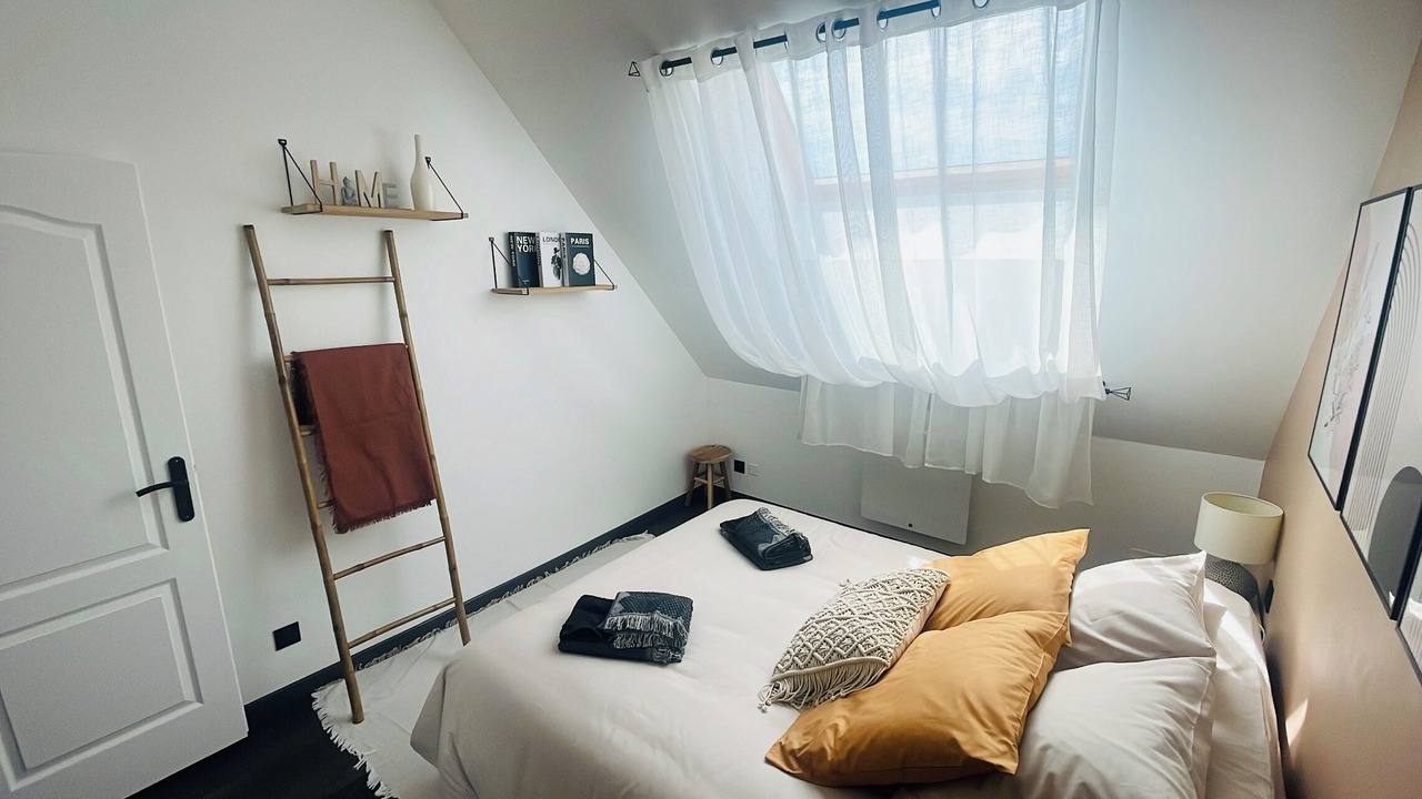 Photo of Bedroom in Cumieres