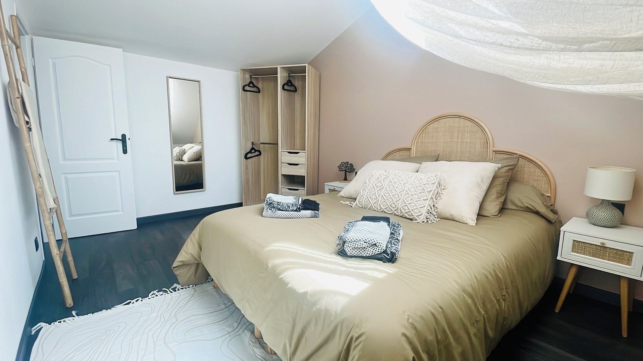 Photo of Bedroom in Cumieres