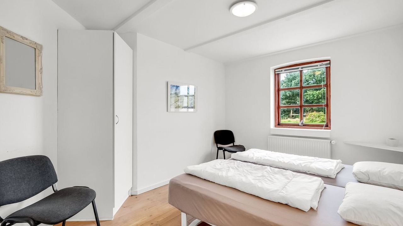 Photo of Others in Vemb