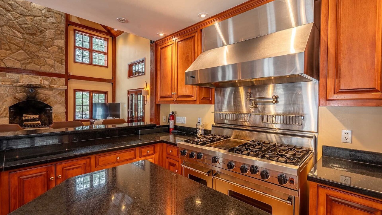 Photo of Kitchen in Lanark Highlands