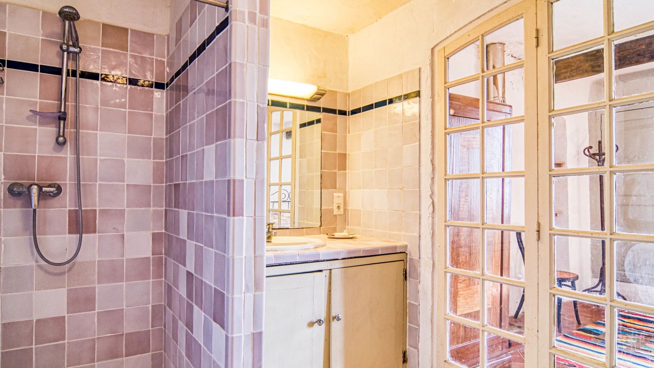 Photo of Bathroom in Tourtour