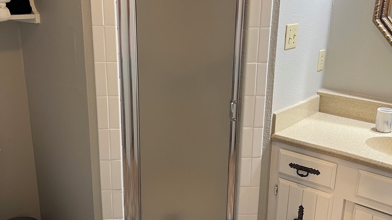 Photo of Bathroom in Cecil