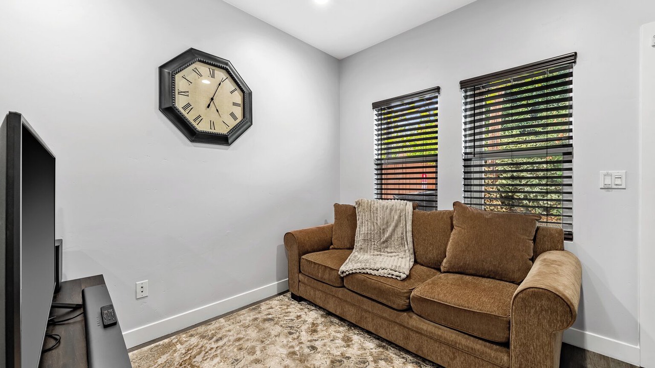 Photo of Livingroom in Southeastern Sacramento