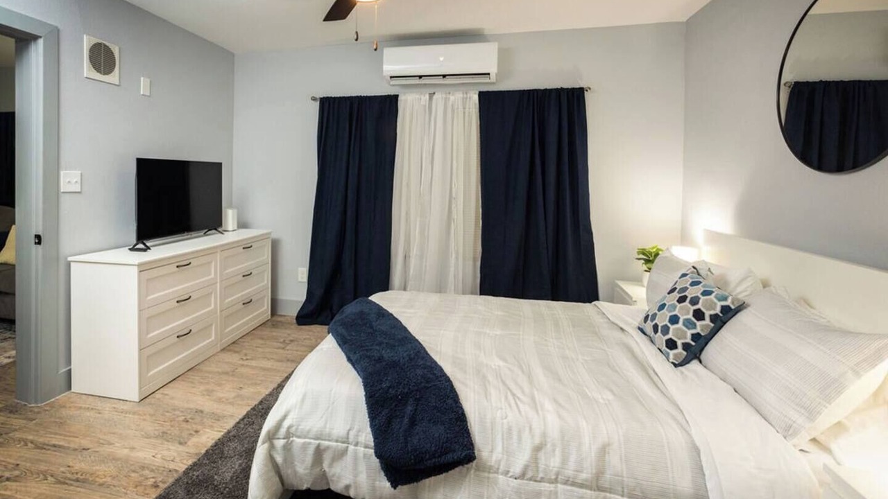 Photo of Bedroom in South Central Houston