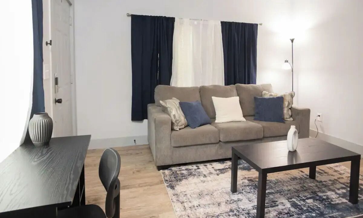 Photo of Livingroom in South Central Houston