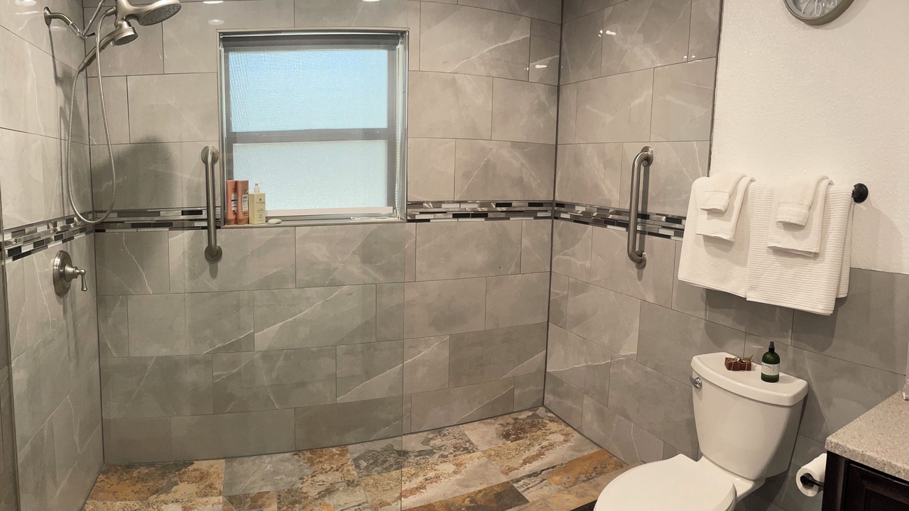 Photo of Bathroom in Pottsboro
