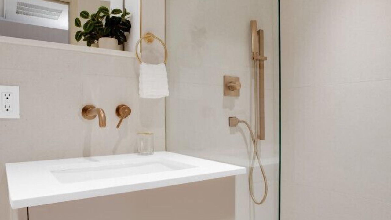 Photo of Bathroom in South Pointe