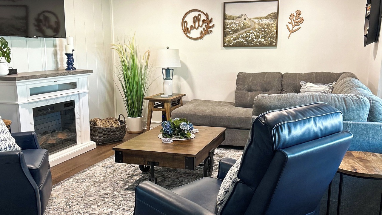 Photo of Livingroom in Marilla
