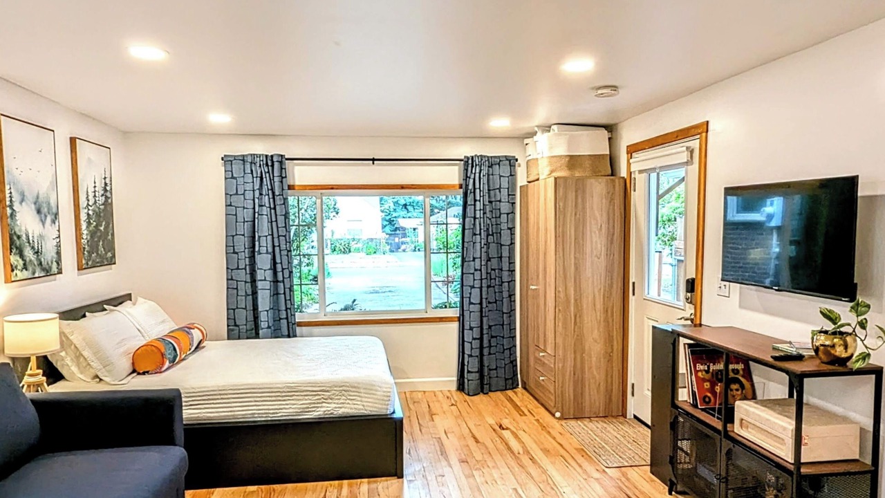 Photo of Bedroom in Cully