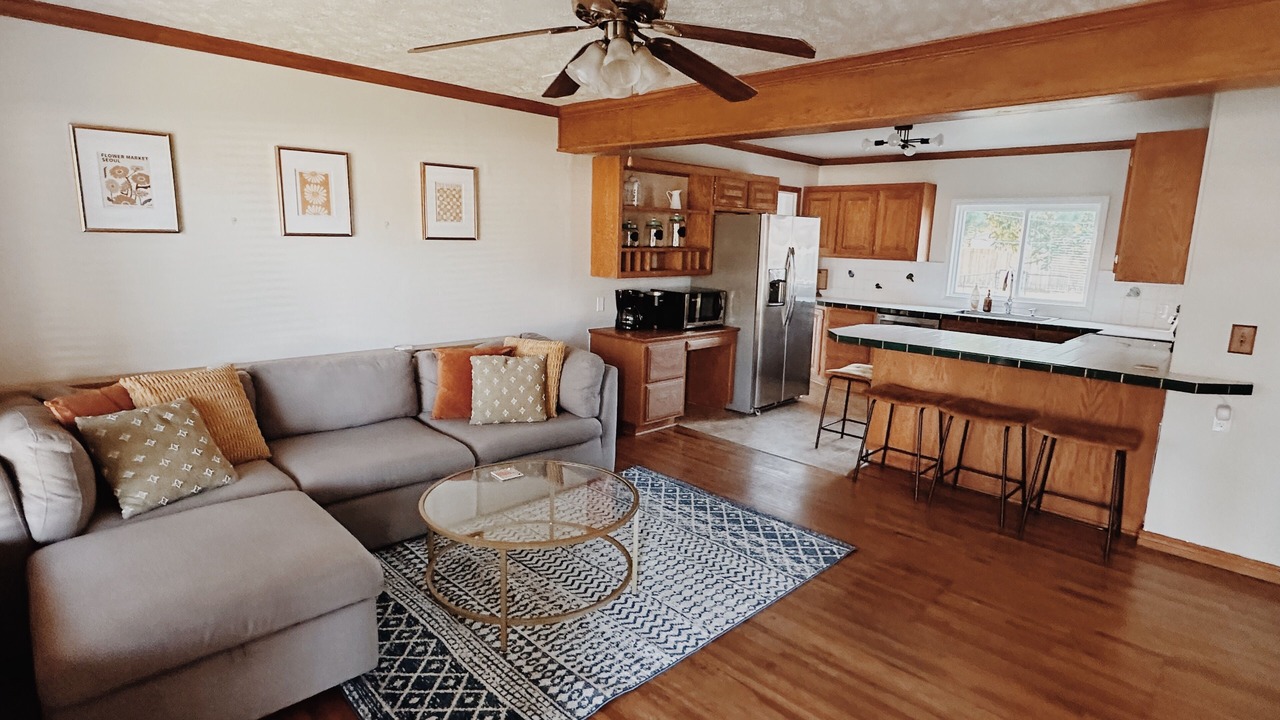 Photo of Livingroom in Jenks
