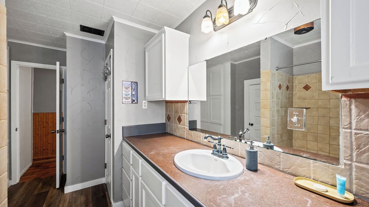 Photo of Bathroom in Hico