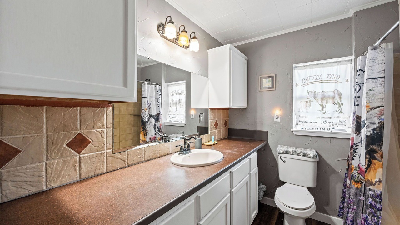 Photo of Bathroom in Hico