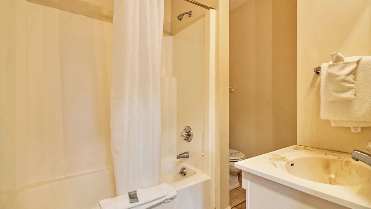 Photo of Bathroom in Lake Tansi