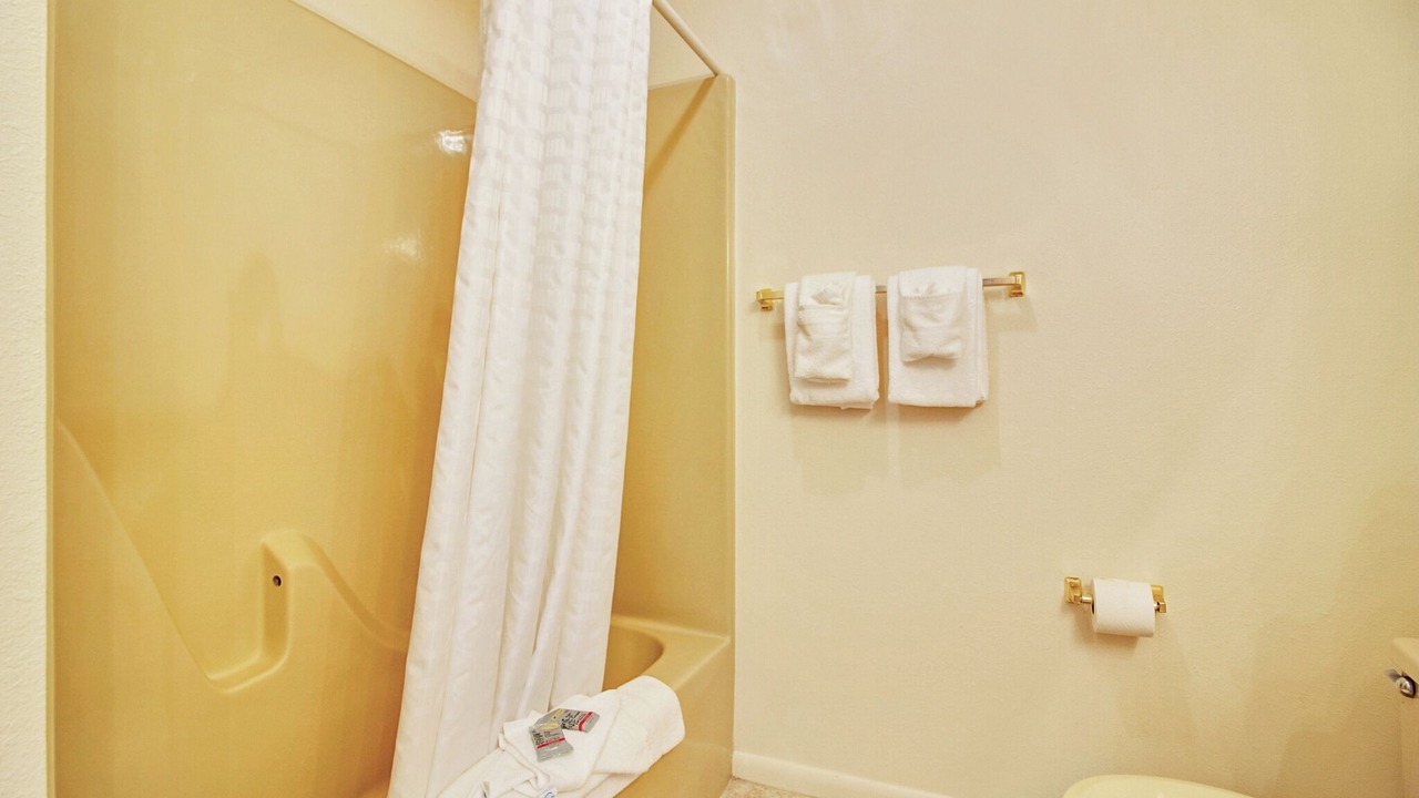 Photo of Bathroom in Lake Tansi