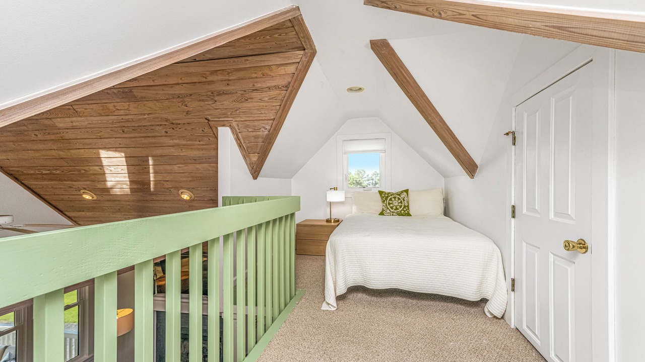 Photo of Bedroom in Green Pond
