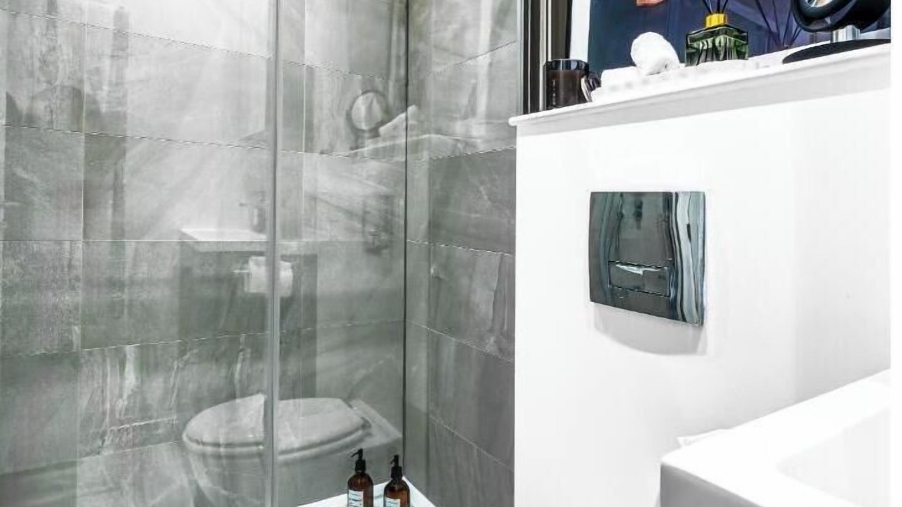 Photo of Bathroom in Harlington