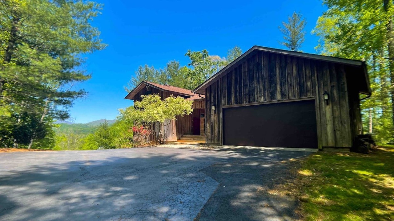 Photo of Outdoor in Bakersville
