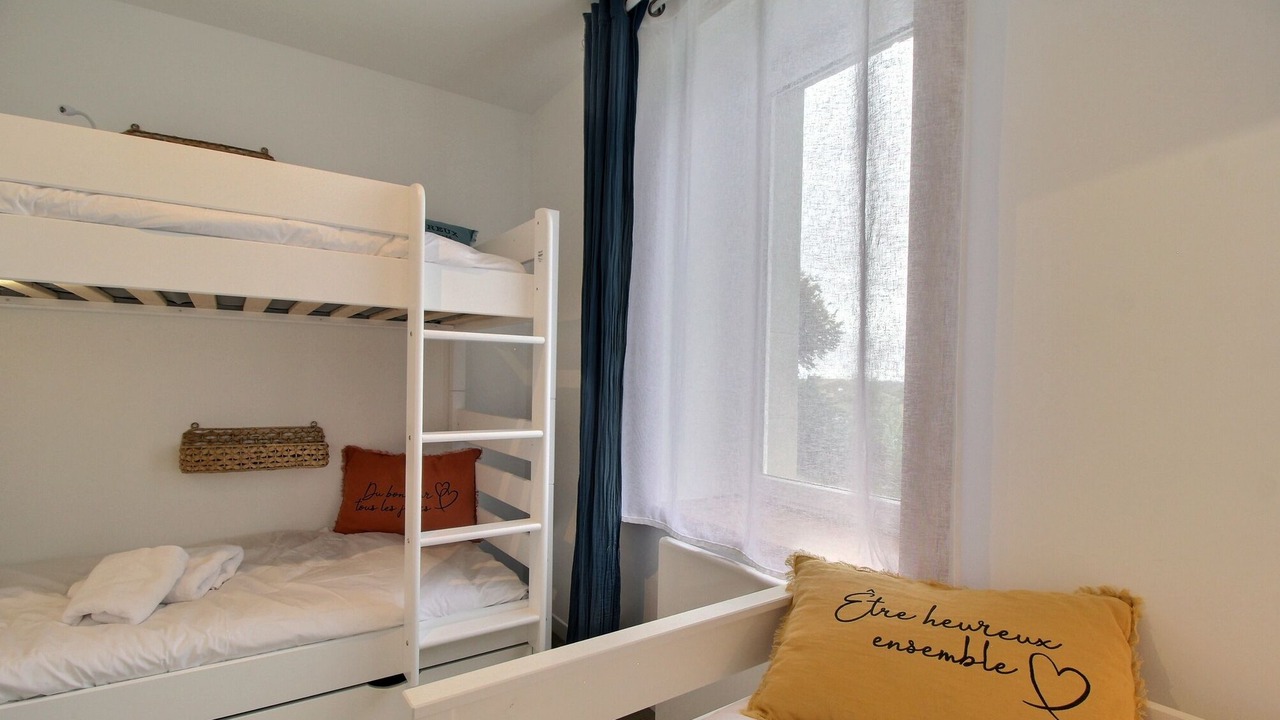 Photo of Bedroom in Plougar