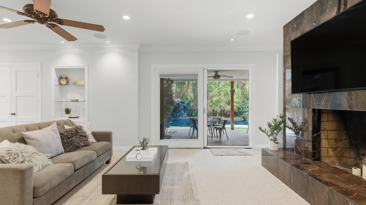 Photo of Livingroom in Bakersfield