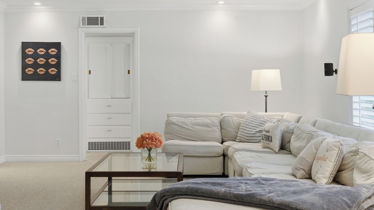 Photo of Livingroom in Bakersfield