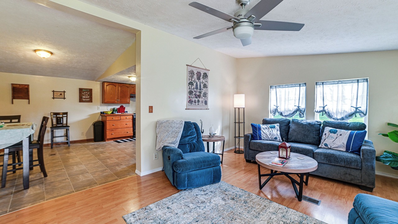 Photo of Livingroom in McEwen