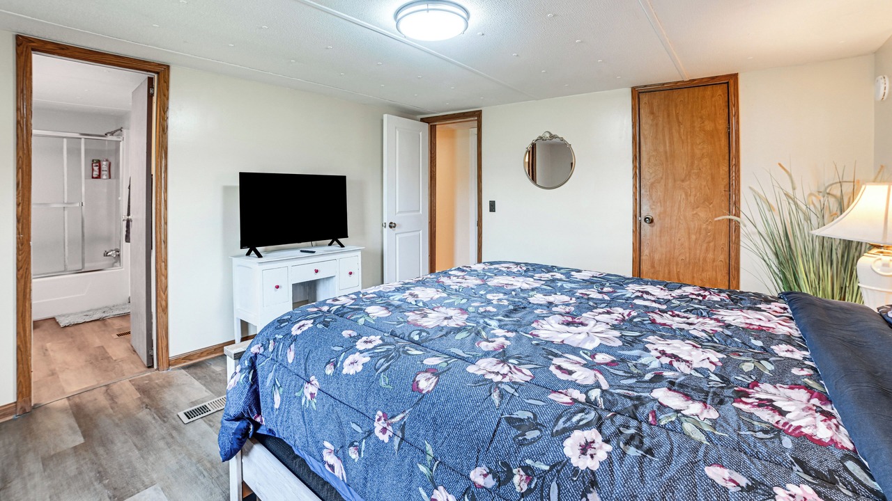Photo of Bedroom in McEwen