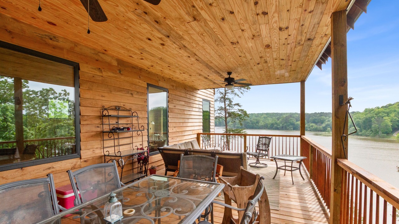 Photo of Outdoor in Samantha