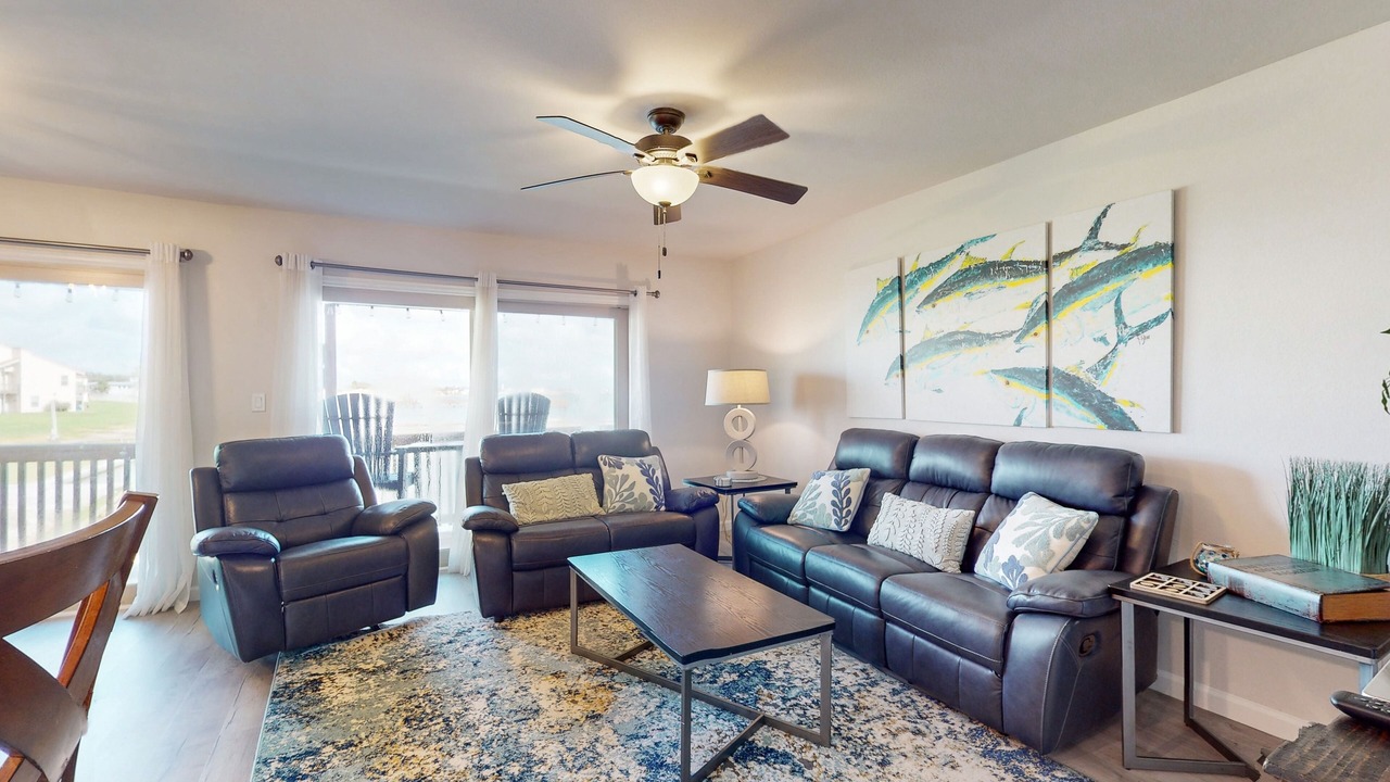 Photo of Livingroom in Harbor Oaks