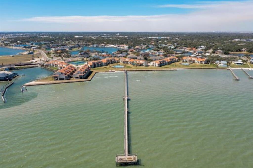 Photo of Outdoor in Harbor Oaks