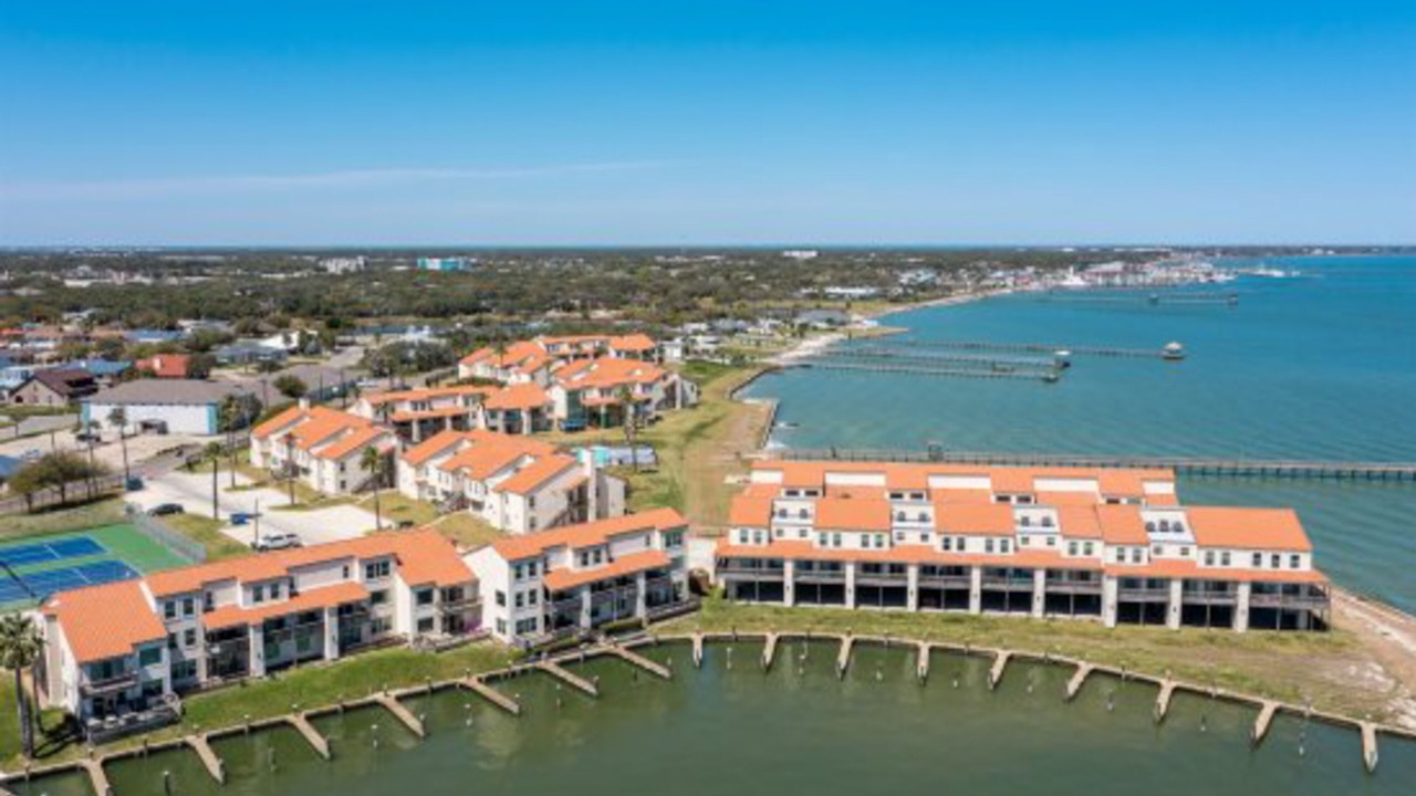 Photo of Outdoor in Harbor Oaks