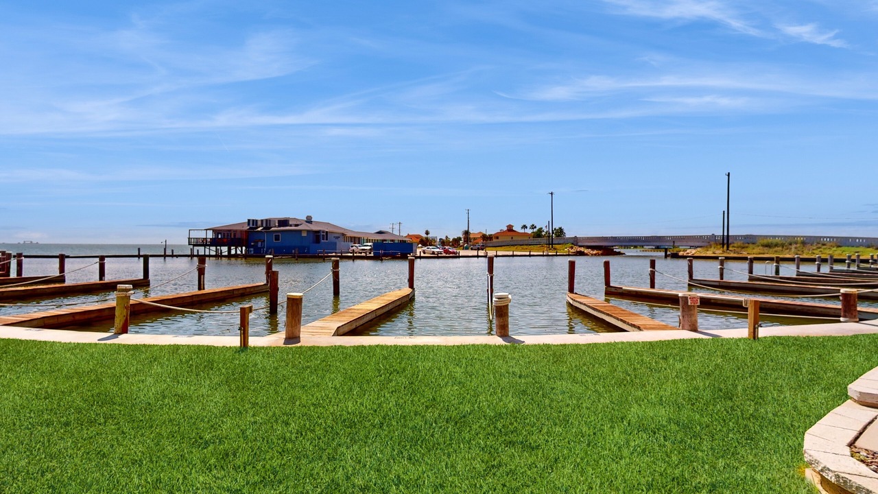 Photo of Others in Harbor Oaks