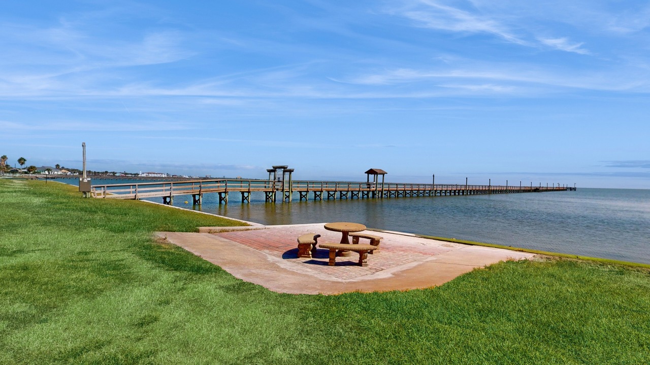 Photo of Outdoor in Harbor Oaks