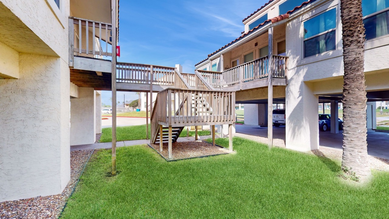 Photo of Outdoor in Harbor Oaks