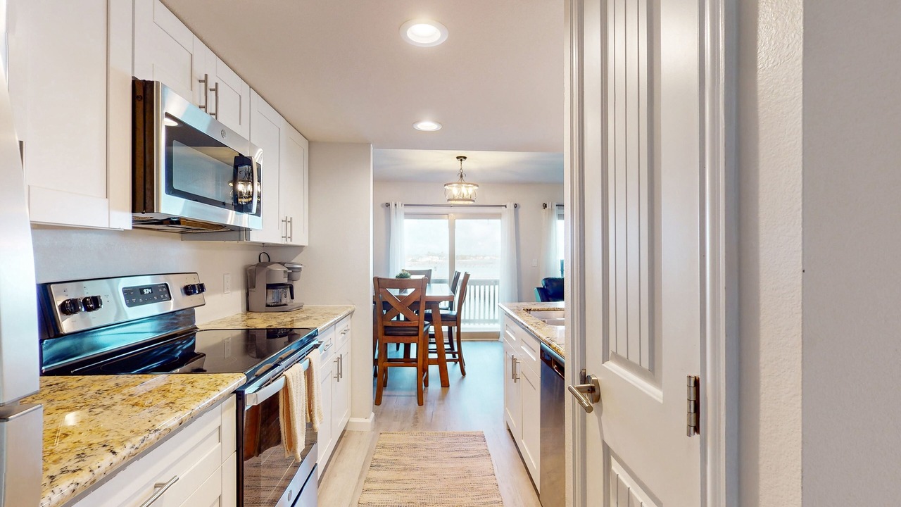 Photo of Kitchen in Harbor Oaks