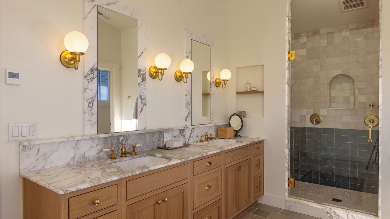 Photo of Bathroom in Laurelhurst